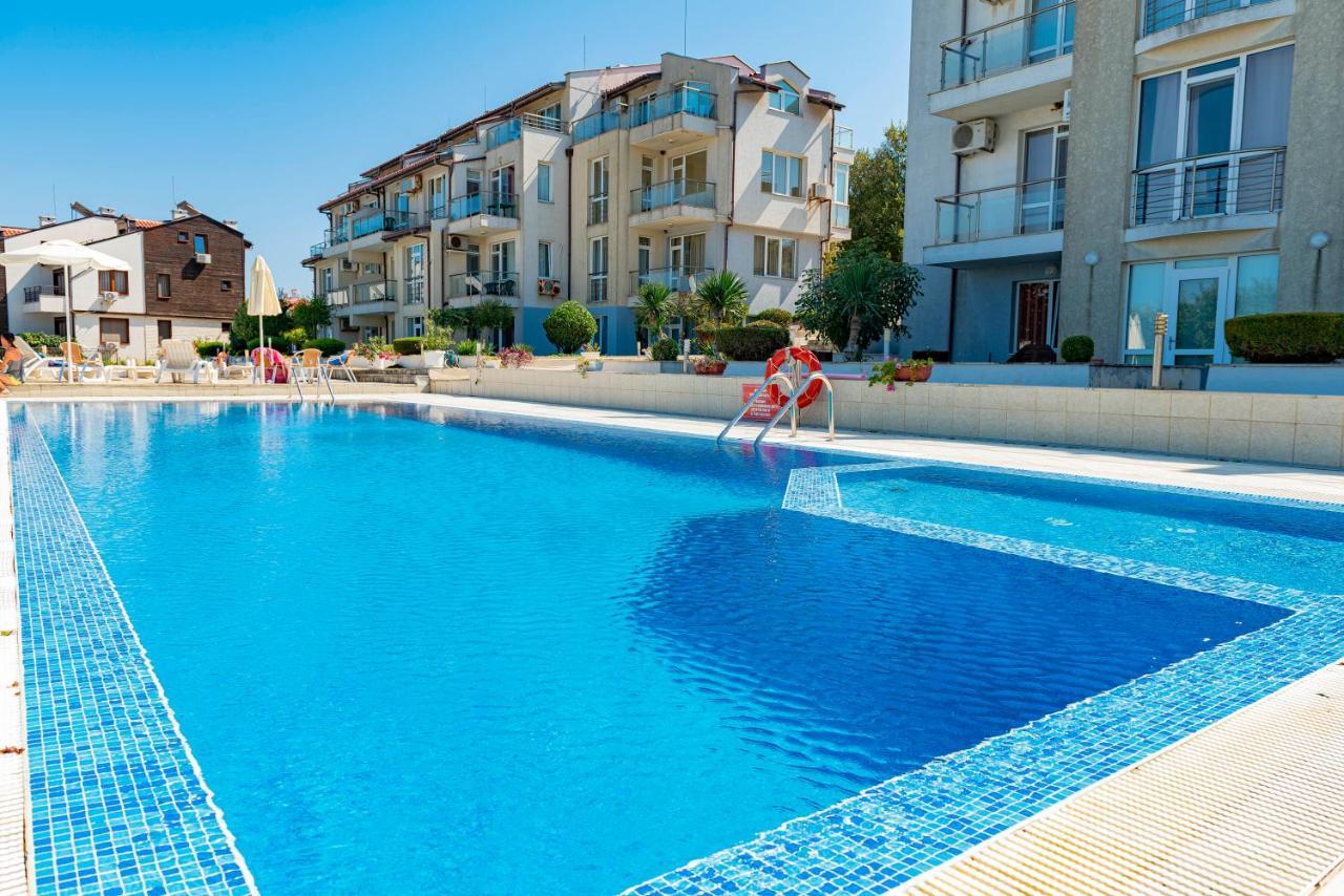 Menada Apolon Apartments Созопол Екстериор снимка