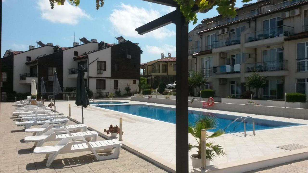 Menada Apolon Apartments Созопол Екстериор снимка
