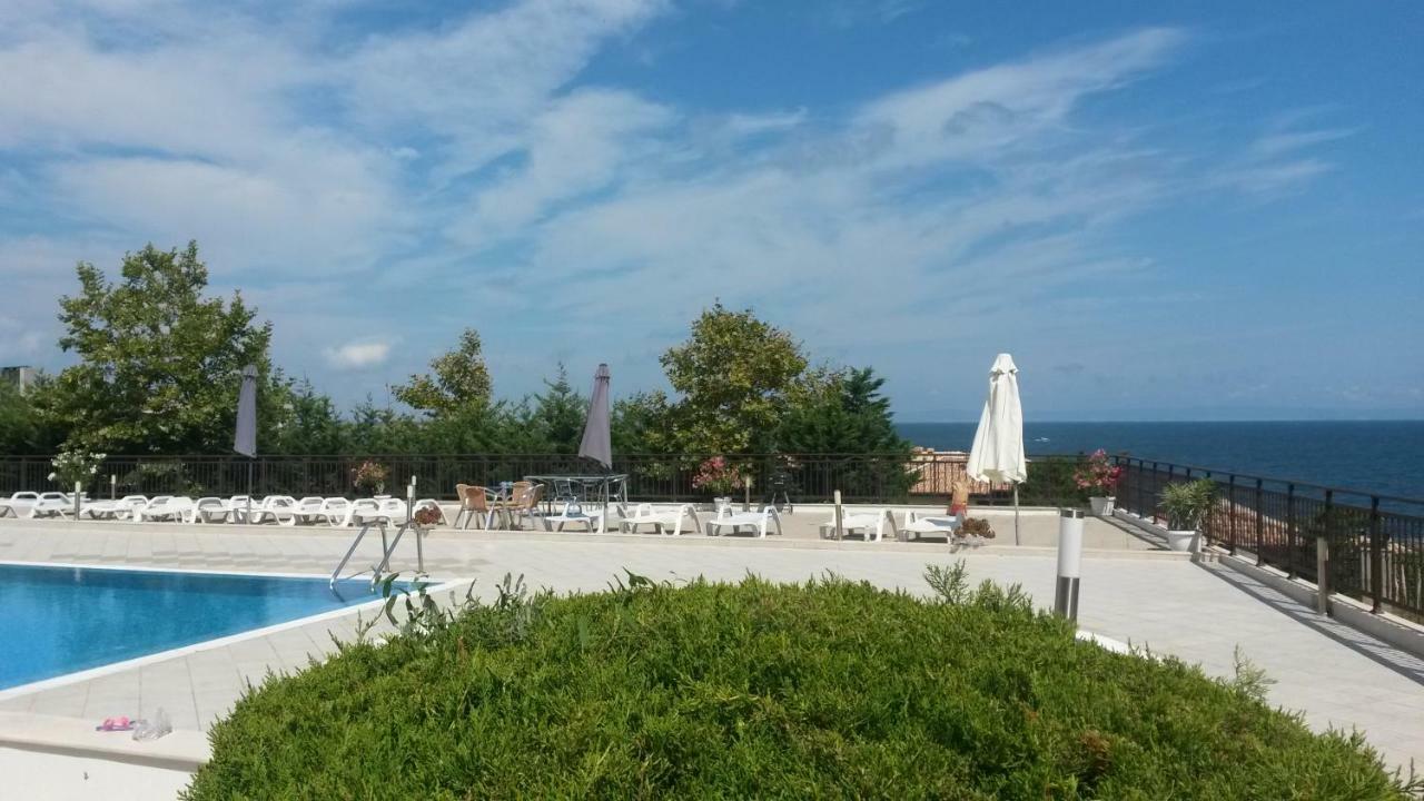 Menada Apolon Apartments Созопол Екстериор снимка